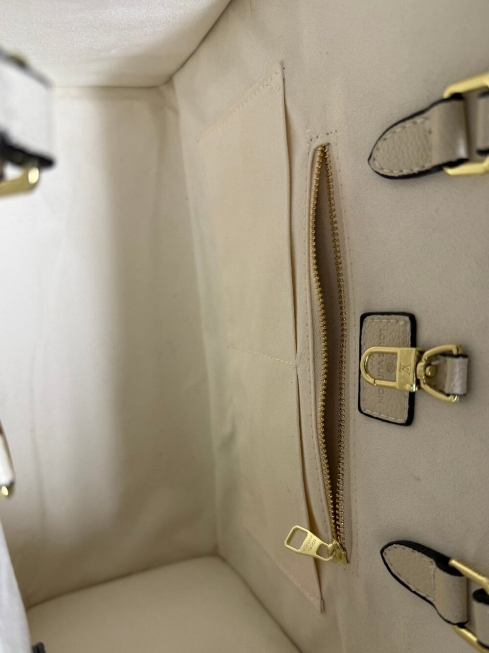 STUNNING NEW FASHION TOTE with DUAL STRAPS (MM Size) & Matching Wallet! - Picture 6 of 12